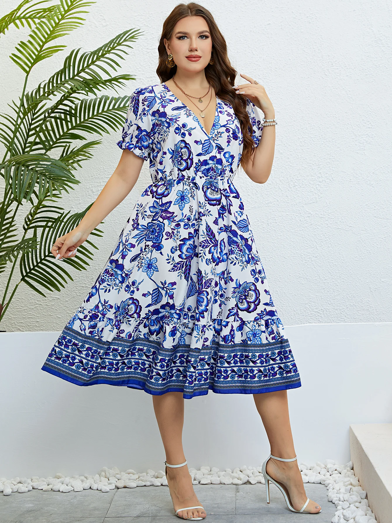 Della Mel Women Plus Size Summer Short Sleeve Floral Dresses Female Elegant Party Long Dress Holiday Casual V-Neck A-Line Dress