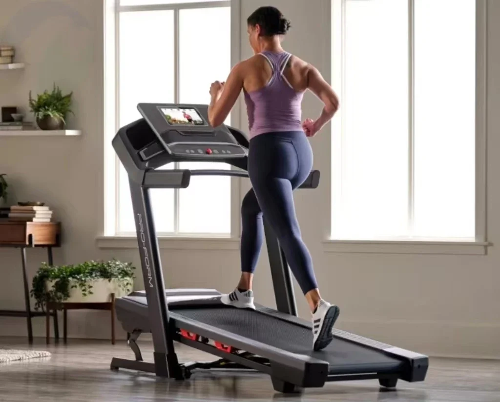 

Motorized Treadmill Foldable Indoor Exercise Machine With LED Isplay For Bodybuilding Max User Weight 200kg