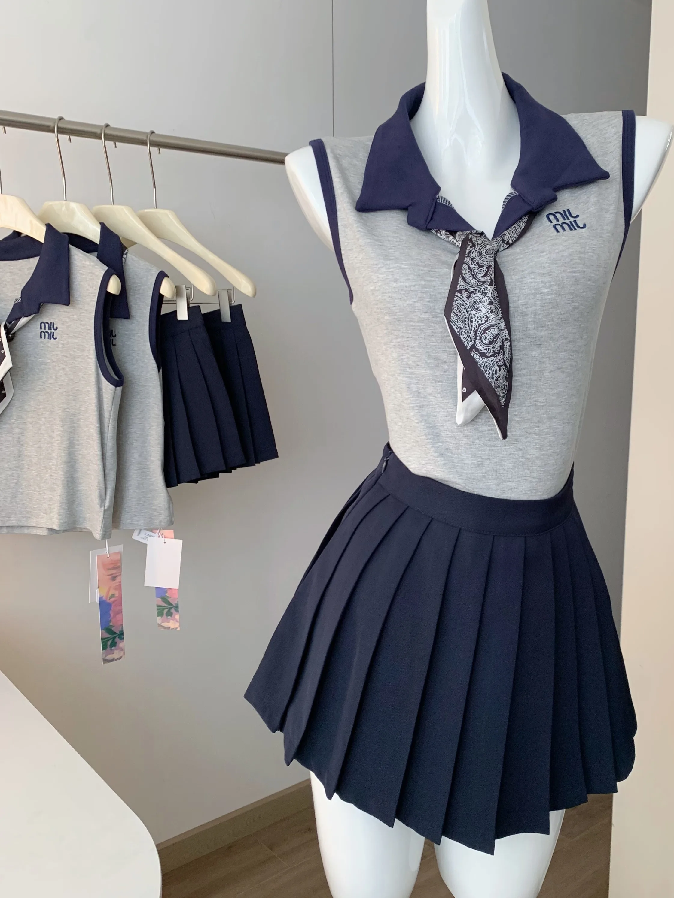 วิทยาลัยเกาหลี Sle ผู้หญิง High-End สี Blo คอ Svel SLIM FIT เอว Cinched จีบกระโปรงชุด