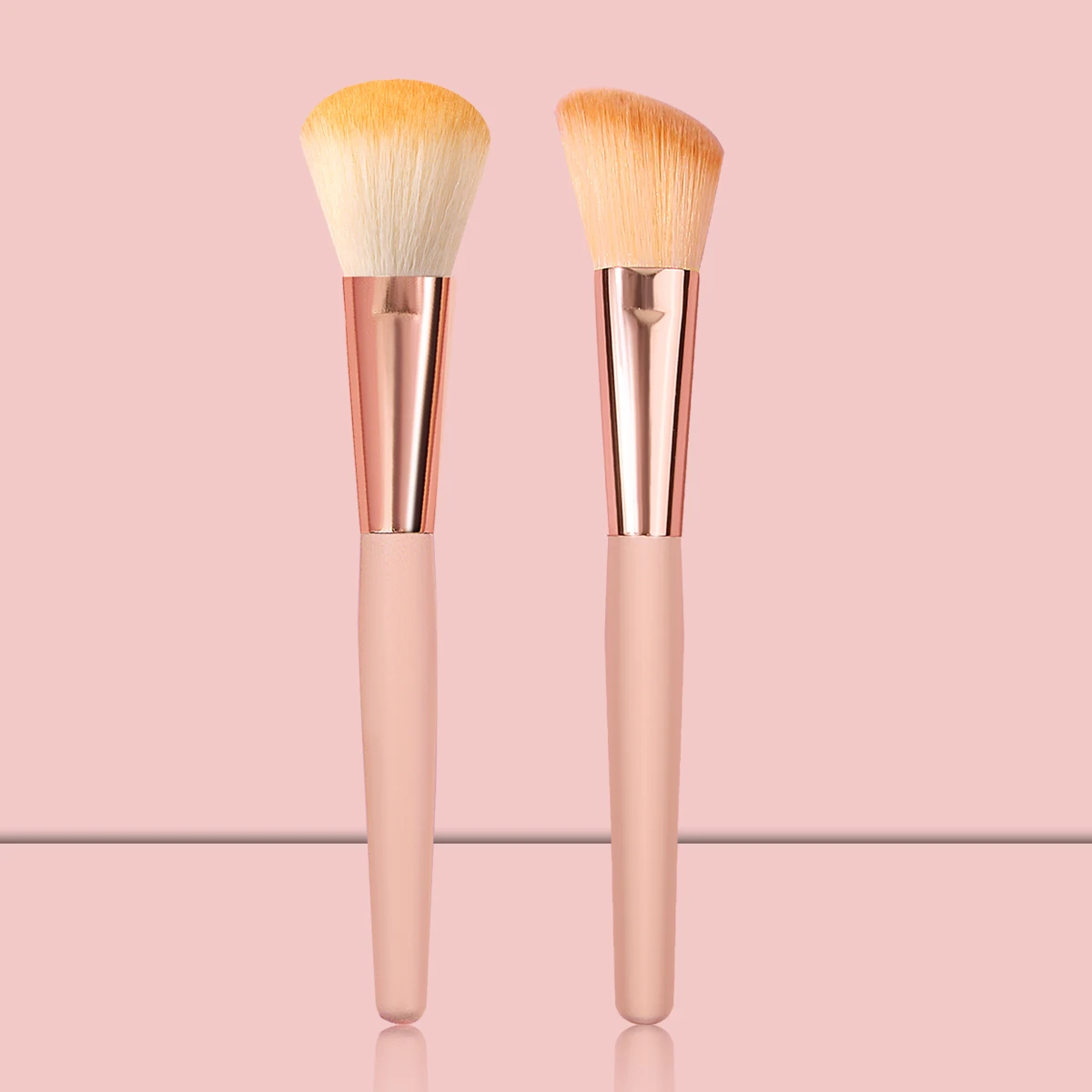 Pennello per fard in polvere smussato a testa tonda a setole morbide con manico in legno da 2 pezzi, uno strumento multiuso per pennelli per trucco viso per principianti