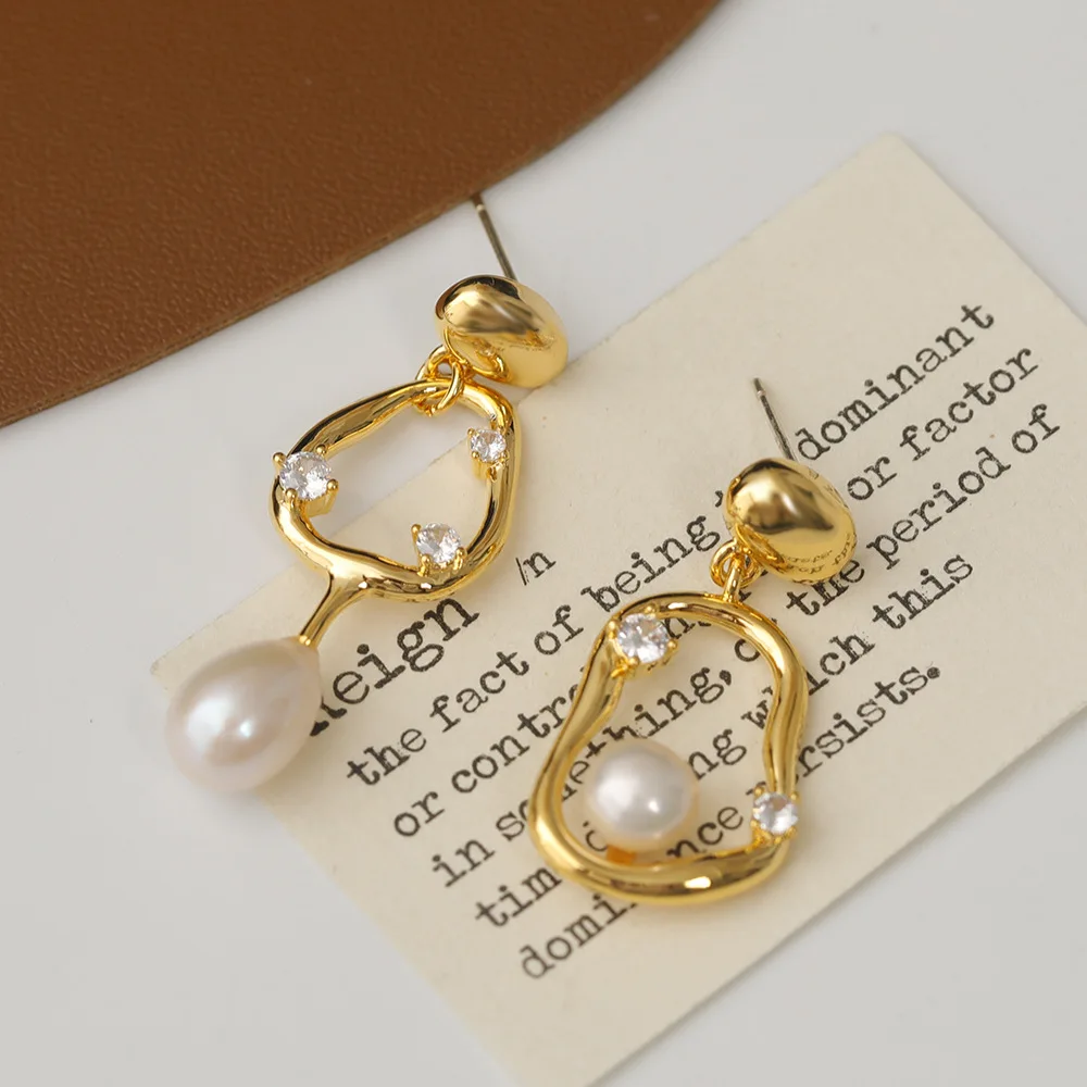 Kshmir French Vintage Asymmetrical Metal Pearl Earrings for Women Baroque Style Elegant Wedding Jewelry Gifts
