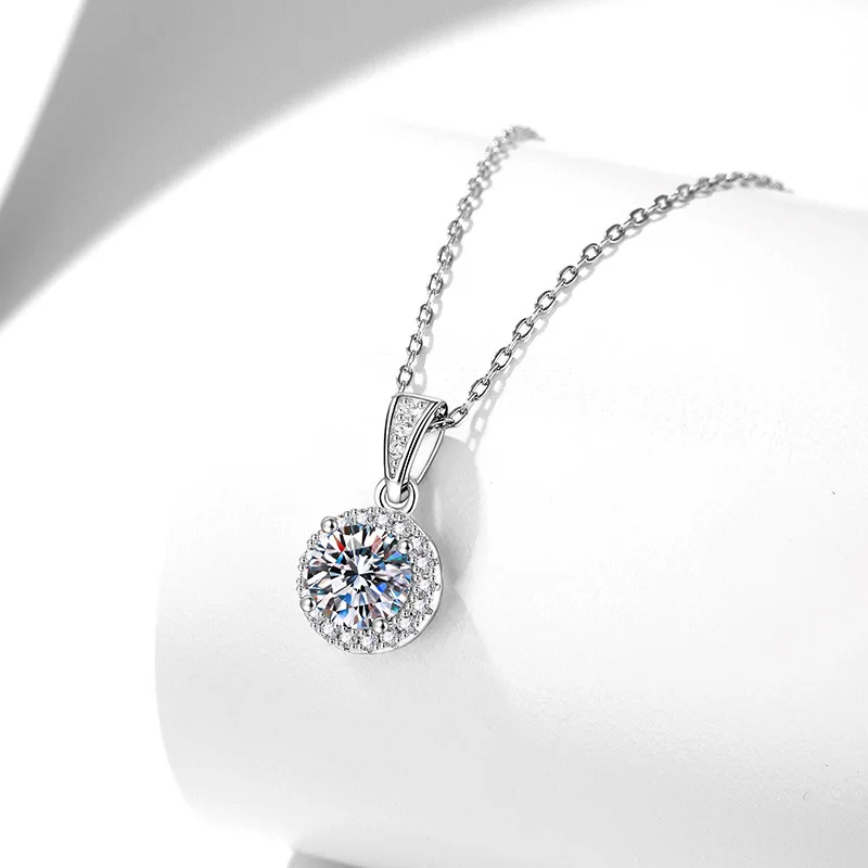 Jewelry S925 Sterling Silver Necklace Women's Moissanite Pendant 1 Carat D Color Round Bag Necklace