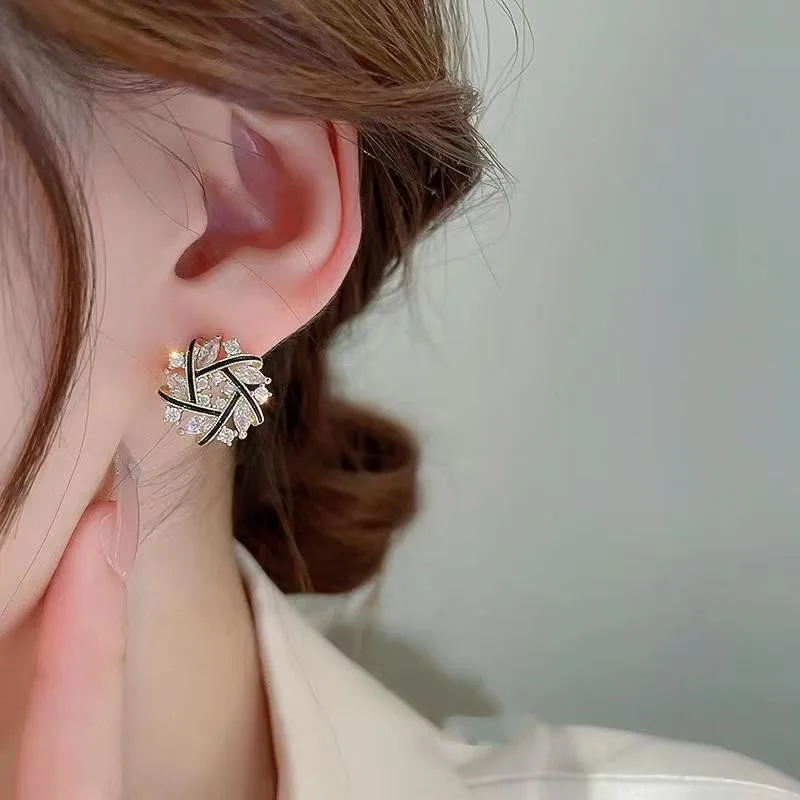 2024 Charm Earrings Popular Chain Earrings For Women Jewelry Golden Punk Earclip Trend Jewelry Lover Gift butterfly