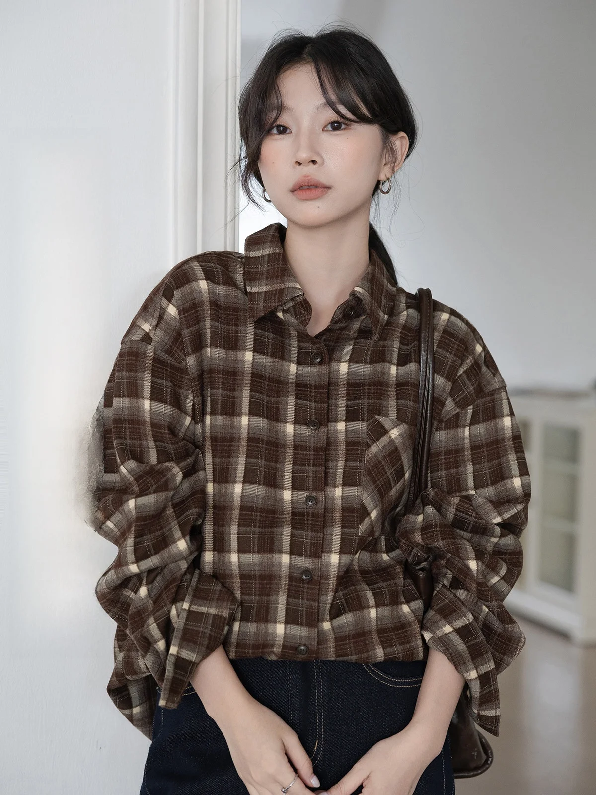 

Женская свободная винтажная рубашка HuiXi с длинным рукавом в коричневую клетку, универсальная, осенне-зимняя, новая, дышащая, комфортная