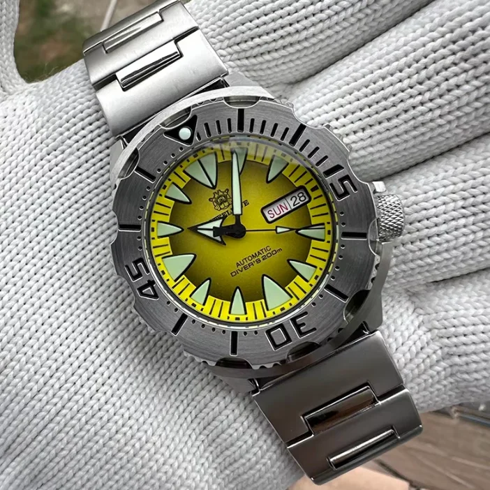 STEELDIVE Men Automatic Watch 42.2mm Mechanical Wristwatch Diver 200m Waterproof C3 Luminous Sapphire Mirror NH35 Monster Dial