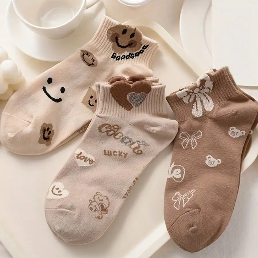 

5 пар носков до щиколотки с милым узором, дизайн с мишкой Тедди и смайликами, короткие спортивные носки для осени/зимы, идеально подходят для повседневной носки на улице.