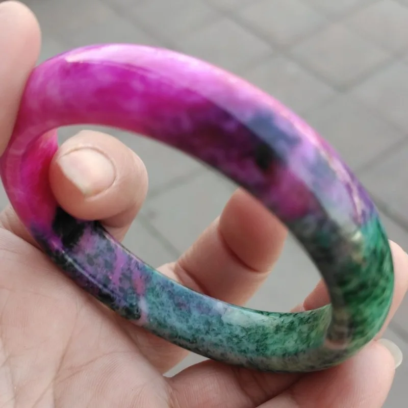 

Красно-зеленый браслет с камнями, классическое ретро-украшение, универсальный аксессуар.