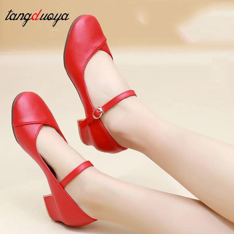 أحذية رقص مربعة للنساء من الجلد الطبيعي، جزء سفلي ناعم لممارسة التدريس، مناسبة لجميع المواسم، أحذية الرقص الاجتماعي المتوسطة