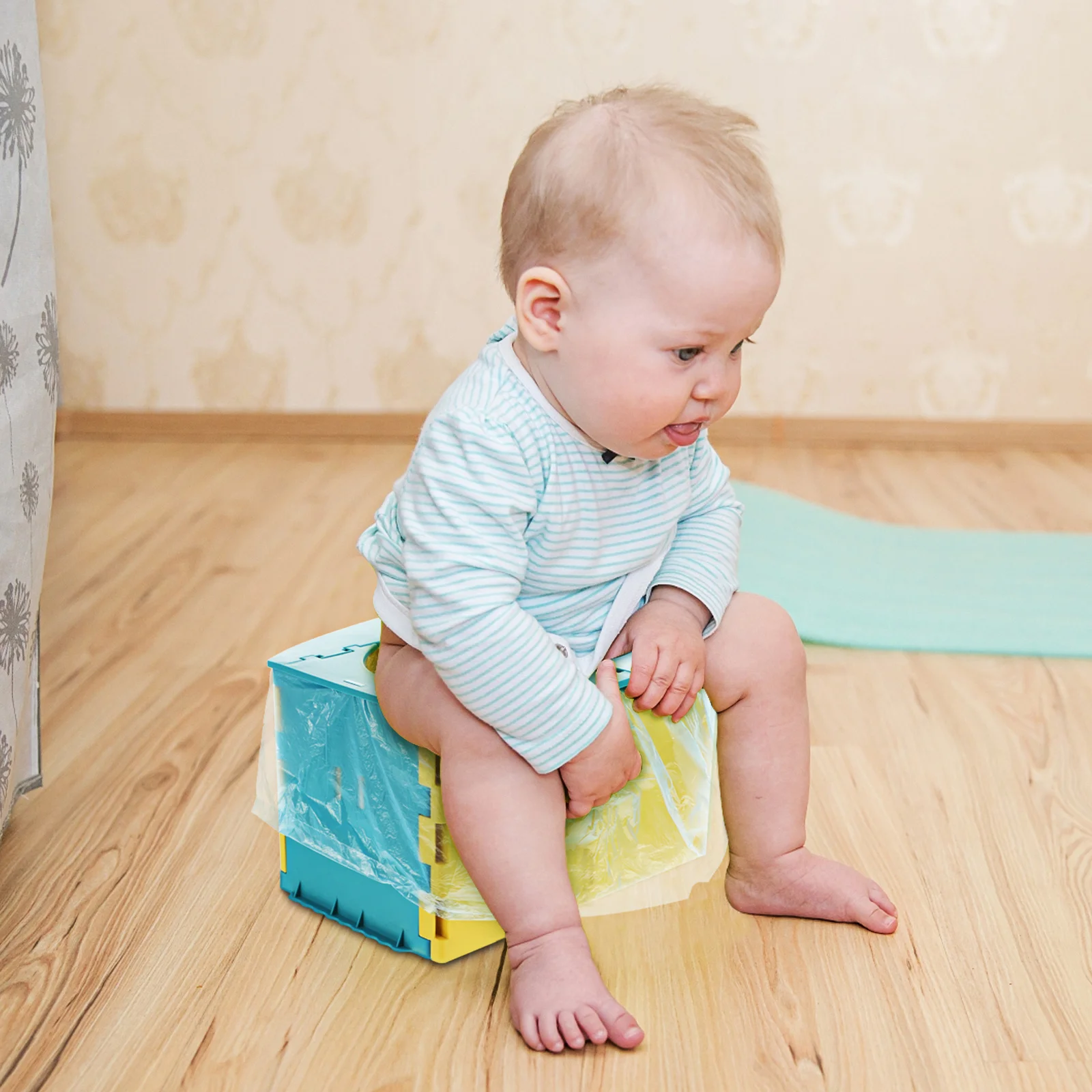 

Baby Portable Folding Toilet Travel Potty Seat Toddler Training Lightweight Compact Foldable Toilet Car Use Outdoor