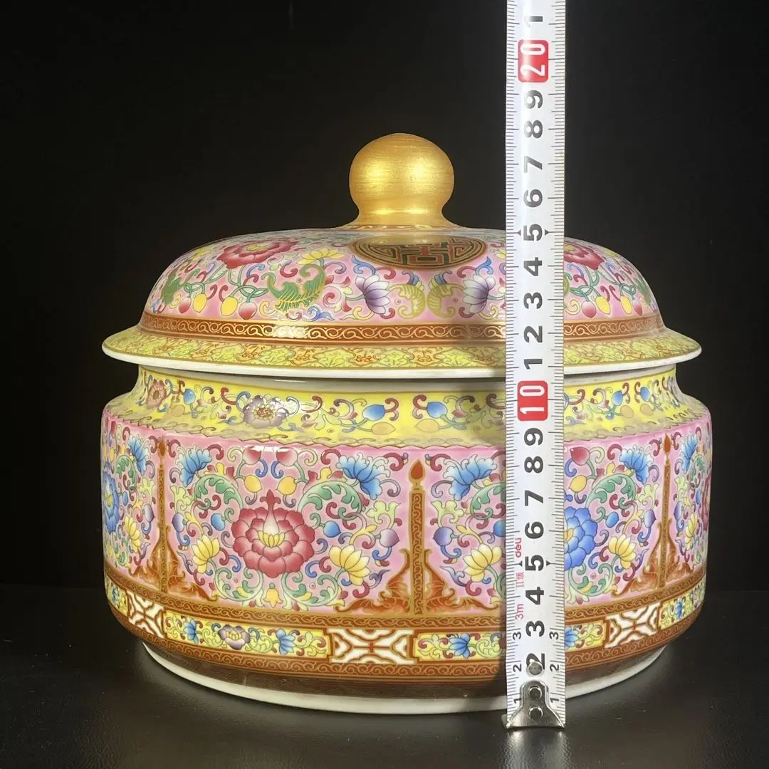 Chinese Wenwan Porcelain Covered Jar, Hand Painted Falangcai Enamel Gold Gilded Ceramic Storage Canister
