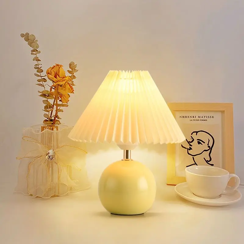 Vintage Nordic Cream Pleated Wind Table Lamp Decorated with Ceramic Atmosphere Cute Warm Comfortable Bedroom Nightlight