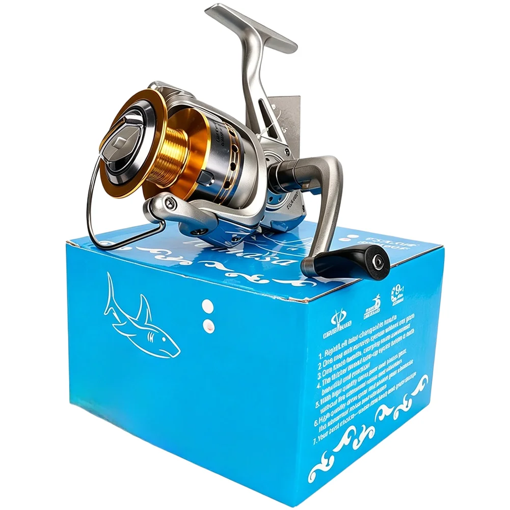 moulinet-de-peche-en-metal-argente-et-dore-concu-pour-l’eau-salee-avec-un-mecanisme-robuste-et-fluide-une-protection-fiable-et-impermeable-ideal-pour-une-utilisation-en-milieu-marin