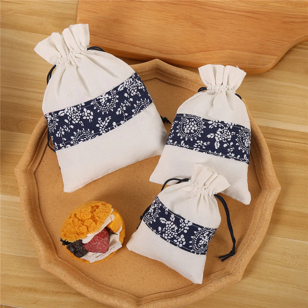 50pcs/lot 10x14cm 13x18cm 16x21cm Blue And White Porcelain Stitching Cotton Drawstring Bags Gift Storage Bags