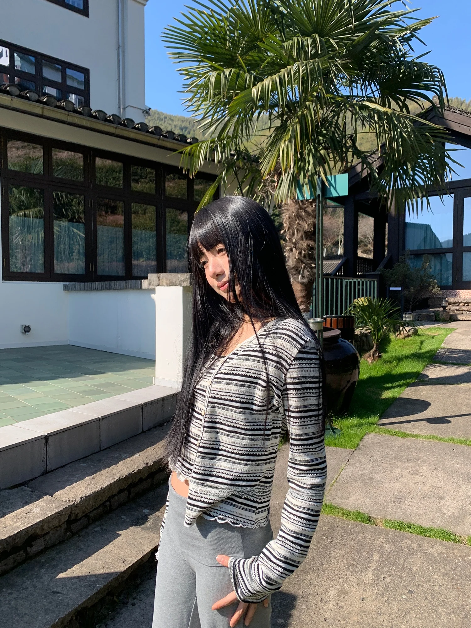 

YOUTHLE Нежный черно-белый полосатый комплект из двух предметов: вязаный женский весенний кардиган с длинными рукавами, облегающий, удобный трикотаж