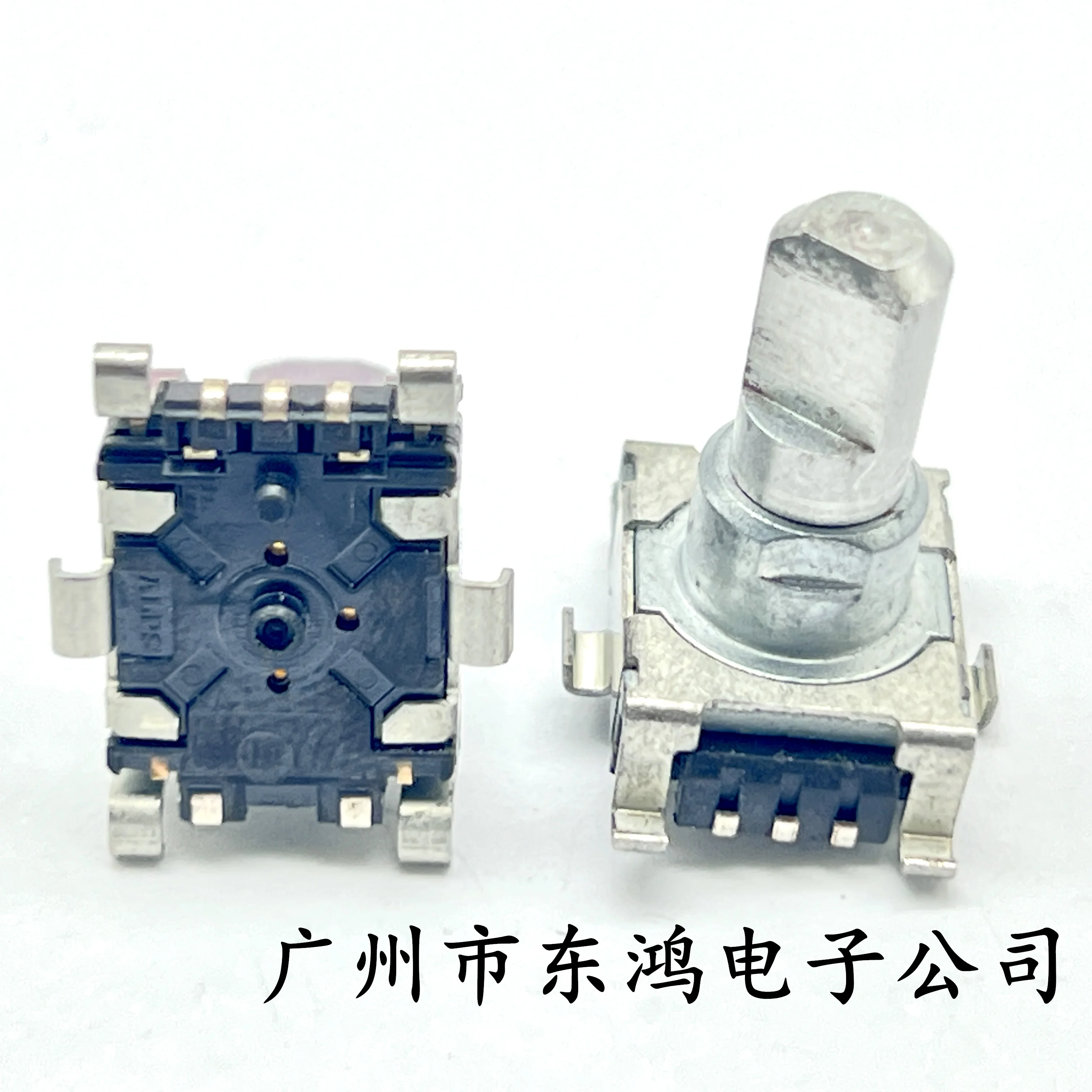 2 PCS Japanese 300 ° rotary potentiometer with no switch shaft length of 15mm
