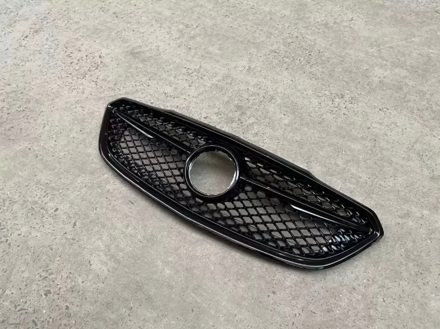 

Front Bumper Grill net Radiator Grille Racing Grill for Buick Larcosse Avenir 16-19