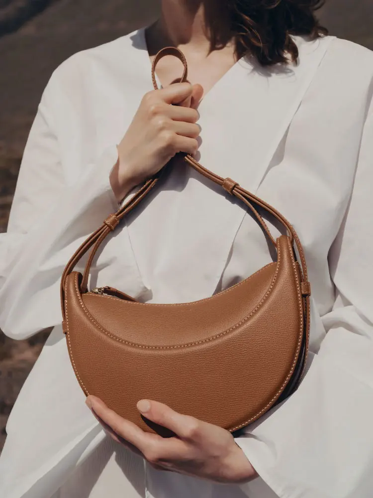 

2025 niche design single shoulder armpit bag large capacity commuting bag new high-end crossbody bag for women cross-border