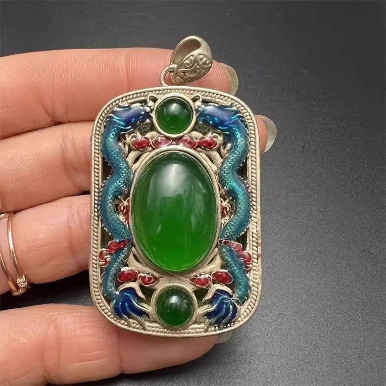 

Retro old Tibetan silver cloisonne double dragon play bead pendant Tibetan silver inlaid gemstone hollow accessories chain