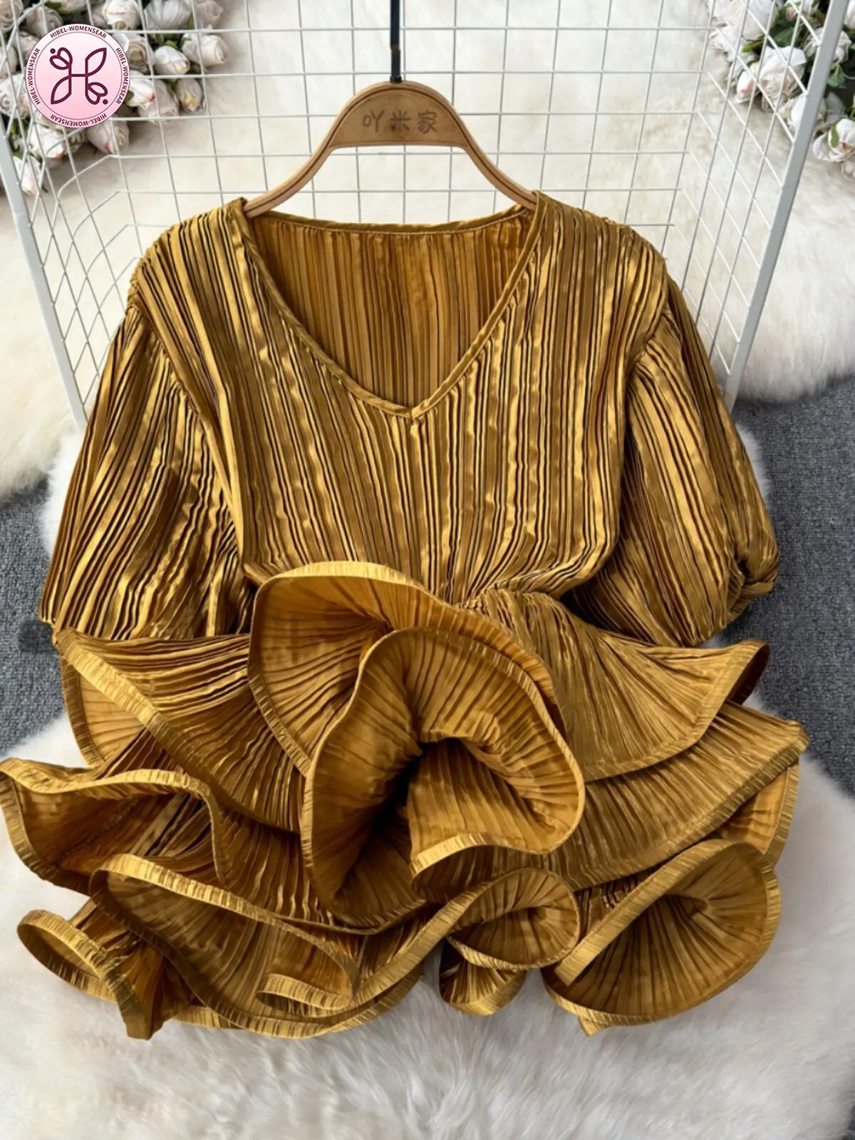 

2026 New Spring Autumn Lantern Sleeve V-Neck Loose Tummy Cover Waist-Cinching Flounce Hem Pullover Blouse Women Chic Top