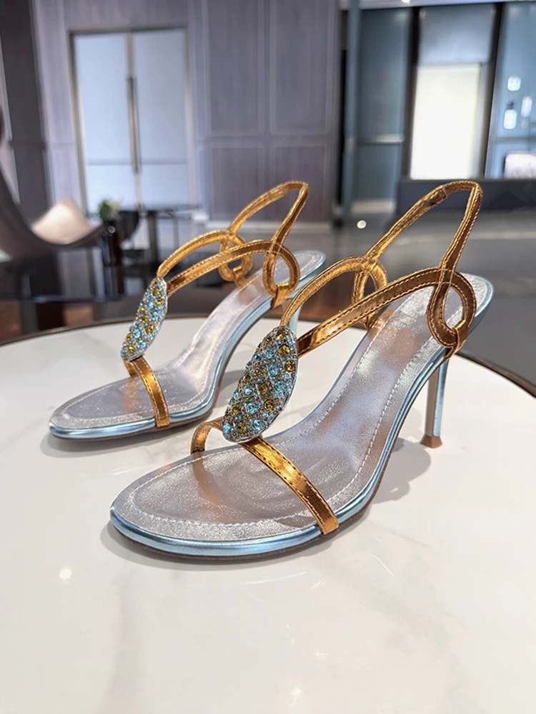exquisitas-sandalias-de-metal-y-cuero-con-tiras-para-mujer-verano-2026-tacones-altos-sexys-con-punta-abierta-para-uso-en-exteriores-punta-redonda-tacon-delgado-goma