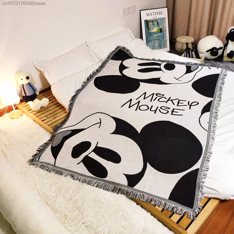 Disney Mickey Mouse Cartoon Picnic Camping Blanket Decorative Wall Tapestry Knitting Thread Blanket Lunch Break Small Blanket