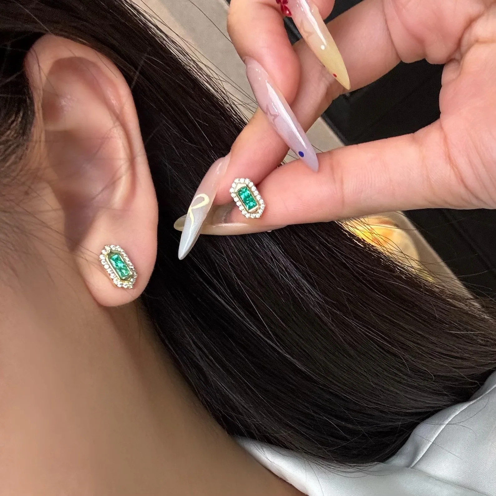 

Новые серебряные серьги S925 Columbia Emerald Princess Square 2,5 мм, свежие и удобные серьги и серьги, свадебные украшения