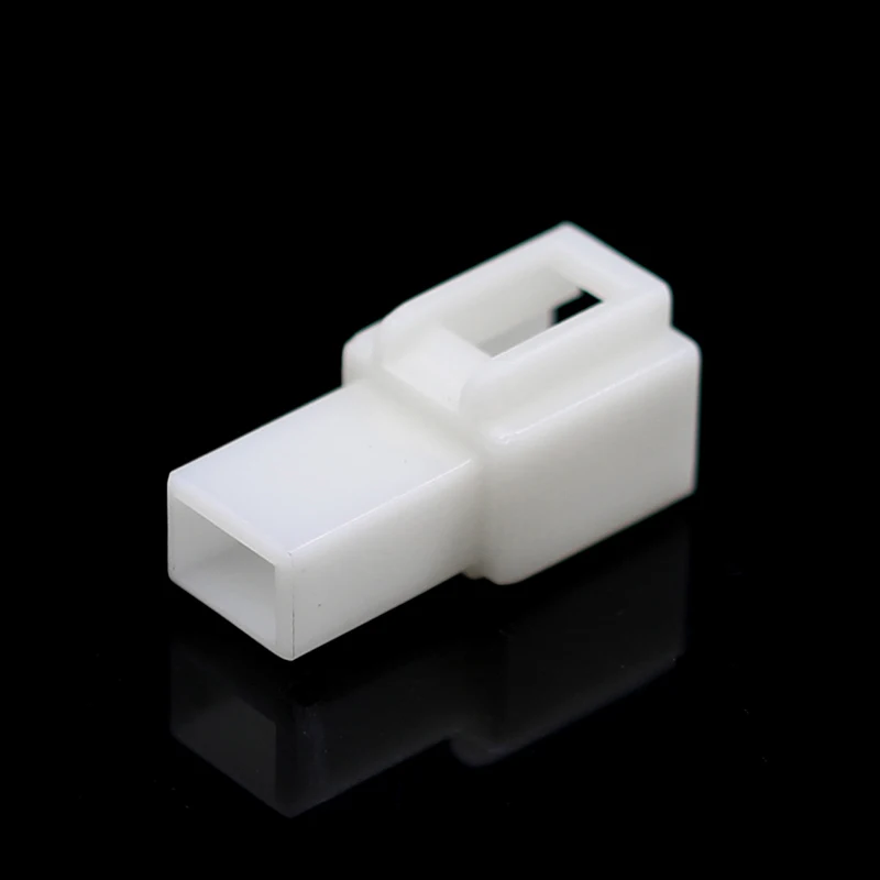 DJ7011-6.3-11 自動車用コネクタ 6.3シリーズ 1穴配線ハーネスコネクタ オス型