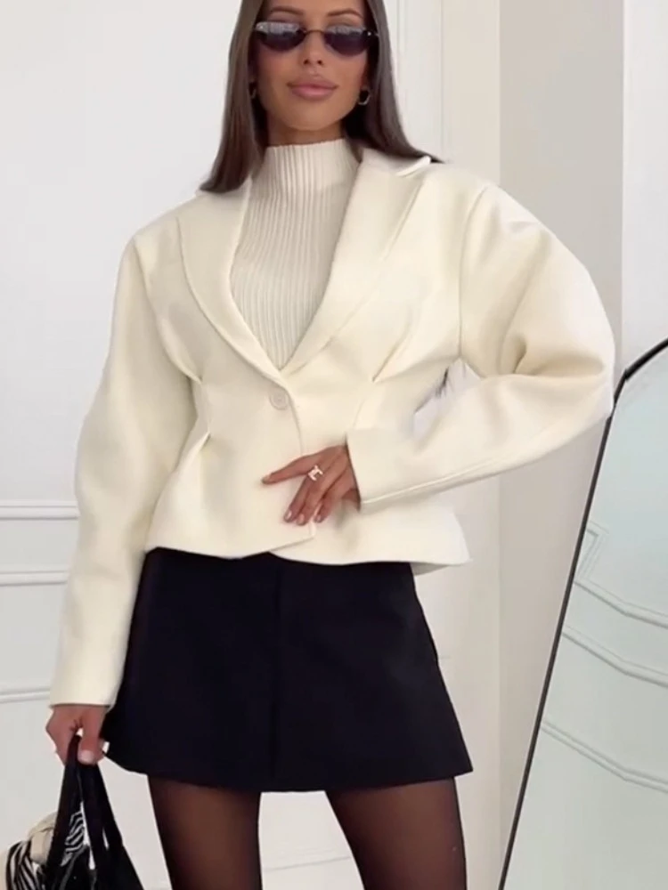 Рисунок 4 - Элегантный костюм Tossy