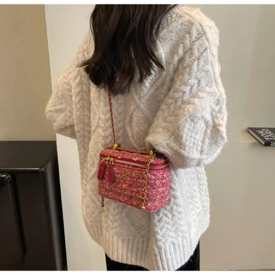 

The new fall and winter fashion French niche chain bag small perfume wind oblique grain handbag versatile crossbody female bag