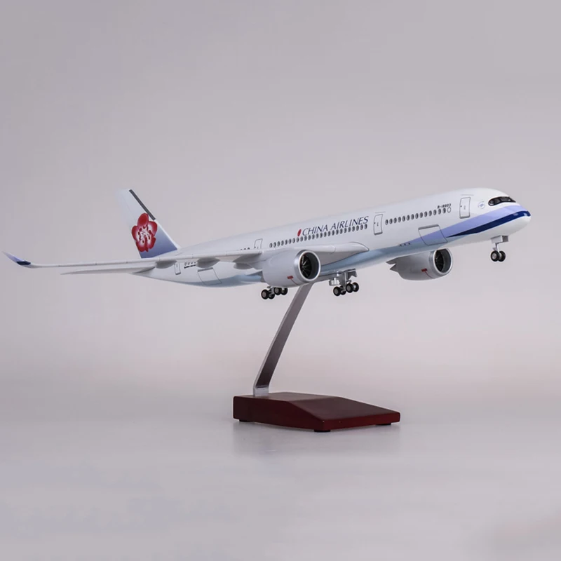 47CM 1/142 Scale Airplane Airbus A350 Taiwan China Airways Model W Light Landing Gear Diecast Resin Plane Collection Toys Gifts