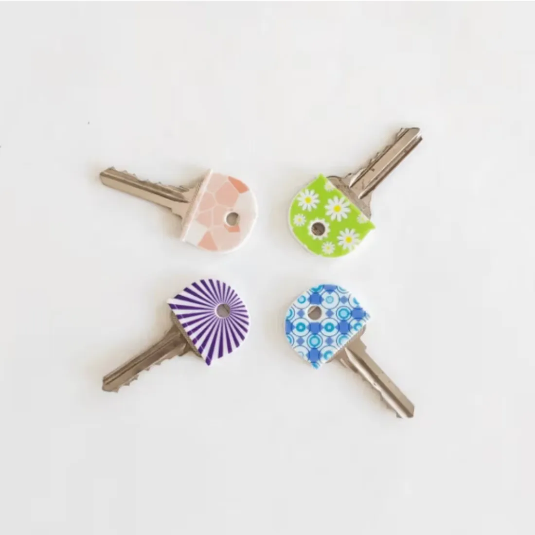 

Набор из 4 силиконовых колпачков для ключей с цветочным узором, нескользящие прочные идентификаторы для ключей, аксессуары для ключей для дома и офиса