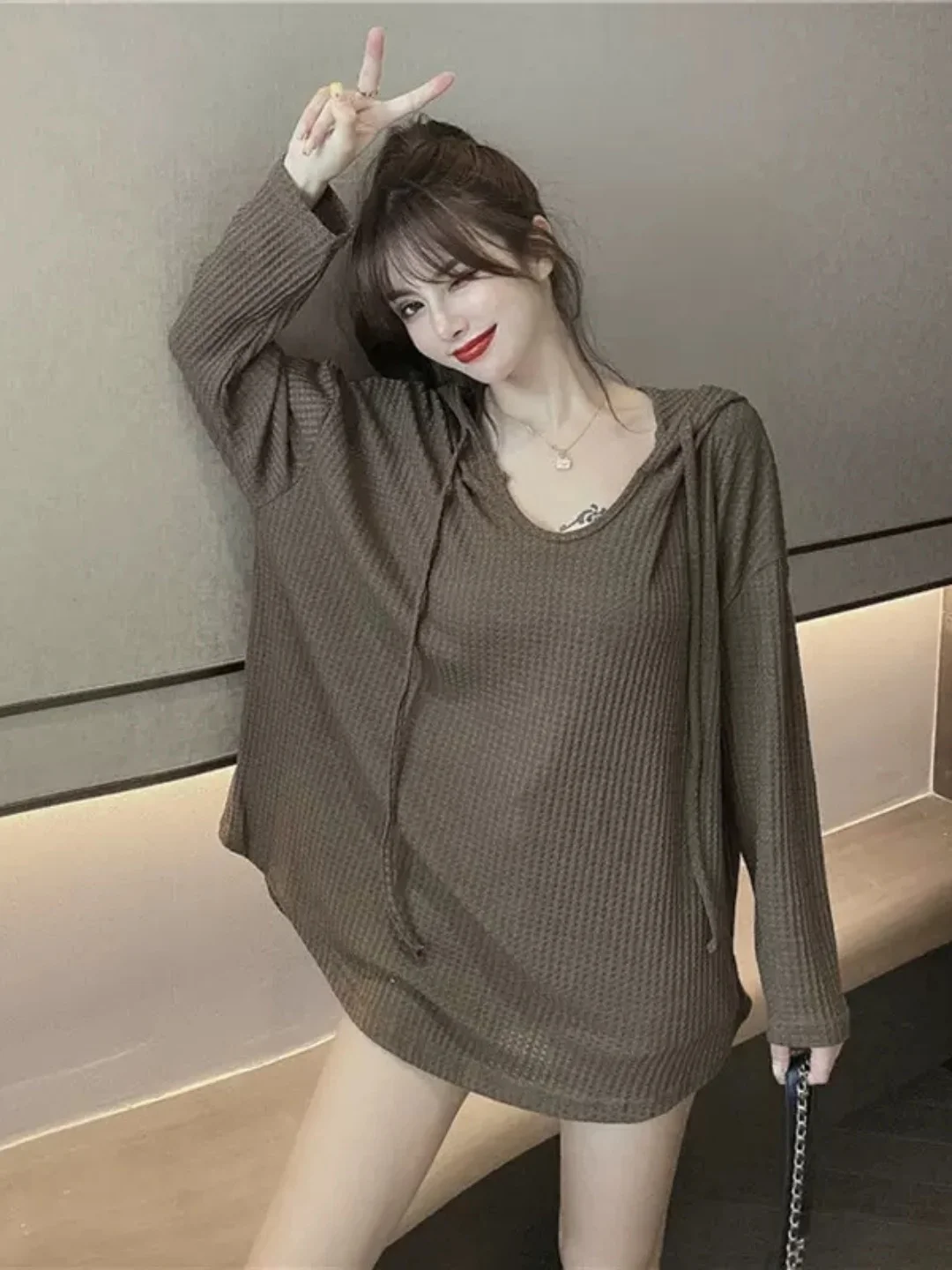 

Свободная толстовка с длинными рукавами для женщин больших размеров, универсальная, осенне-зимняя, в корейском стиле, повседневная, цветная.