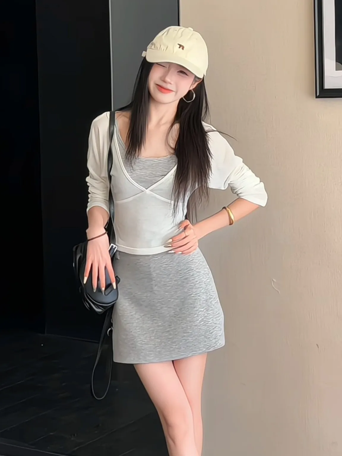 

Minimalist White V-Neck Long Sleeve Sunshade Cover up T-Shirt Striped Tube Top Women Summer Grey Side Slit Sports Skirt