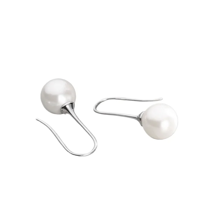 

PAIR OF SOUTH SEA WHITE PEARL EARRING