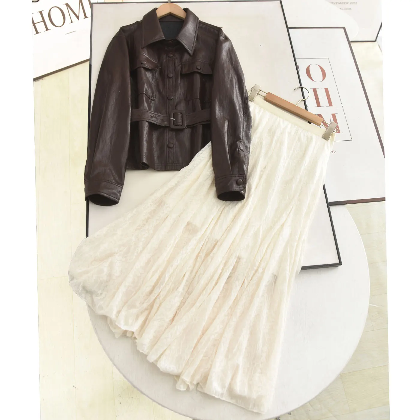 

Spring 2026 Women's PU Leather Jaet Waist-Cinching Collared Coat Lace Skirt Two-Piece Set Long Sve Pure Color