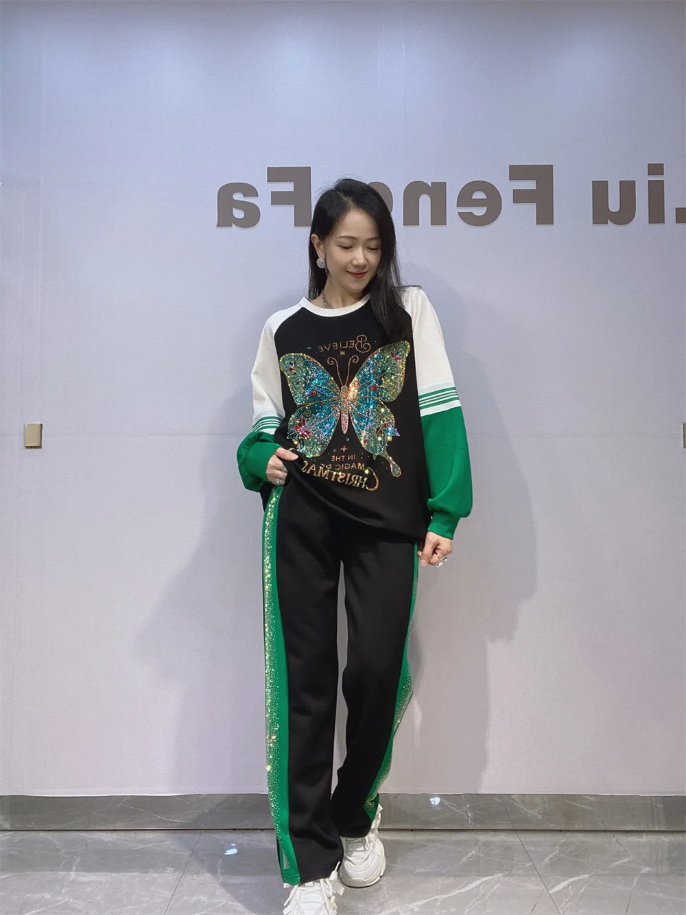 

Large Size Women's Green Two-Piece Set round Neck Long Sleeve Sweatshirt Straight Leg Pants Black Autumn Fashion En...