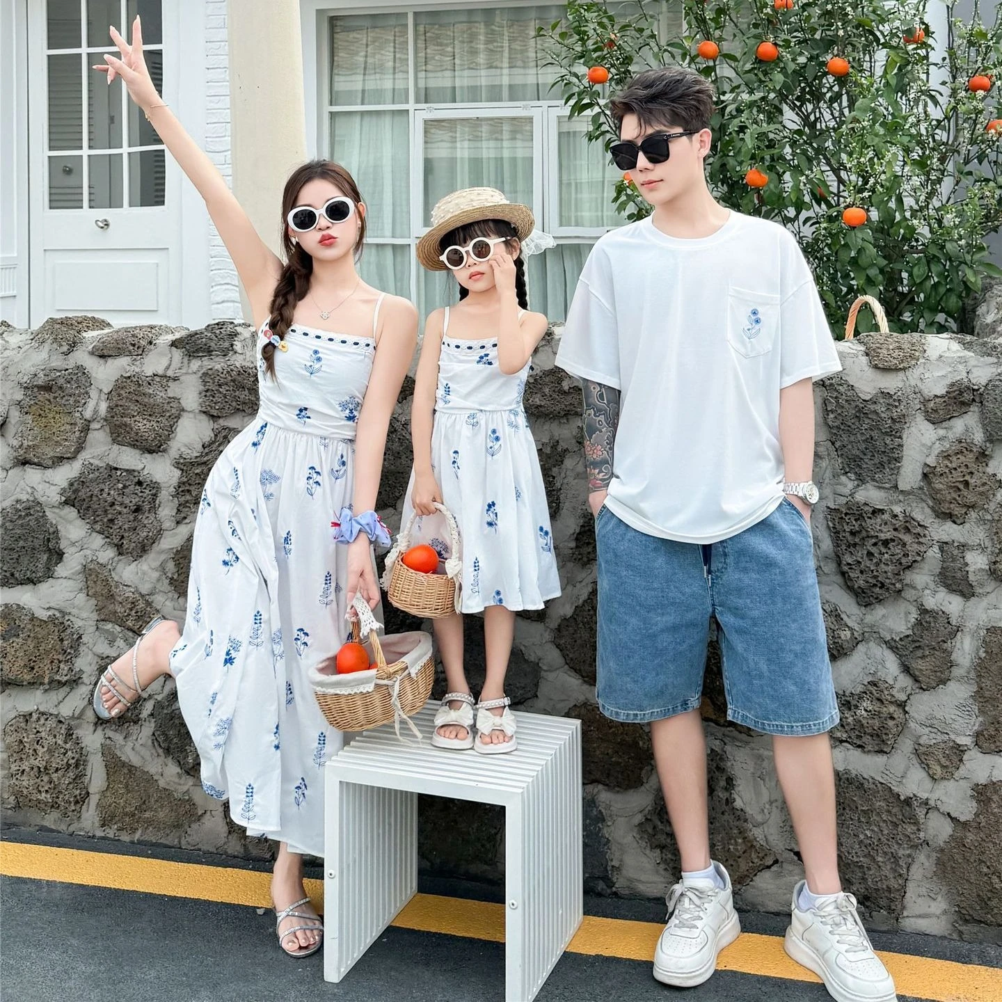 Family Vacation Matching Couples Outfits Mom Daughter Holidays Dress Coat Dad Son T Shirts Parent-child Sister Brother Clothes