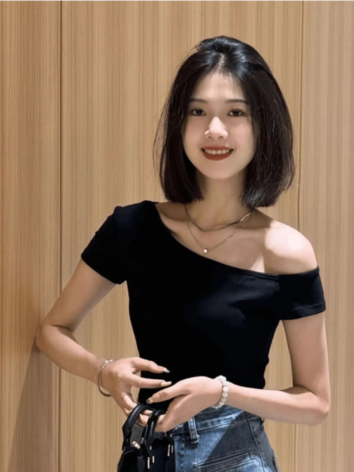 

​​2025 Summer Drop Shoulder Off Shoulder Tee Asymmetrical Cropped Sculptural Detail Niche Sweet Heat​​