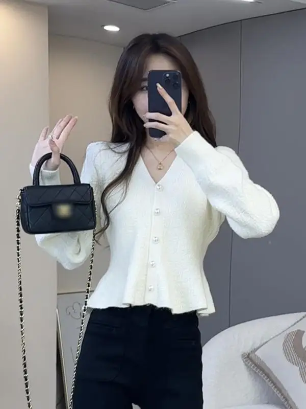 Graceful V-neck Inner wear Base Knit Women Spring and Autumn New Pearl Buckle Fishtail Waist Hugging Short Red Sweater