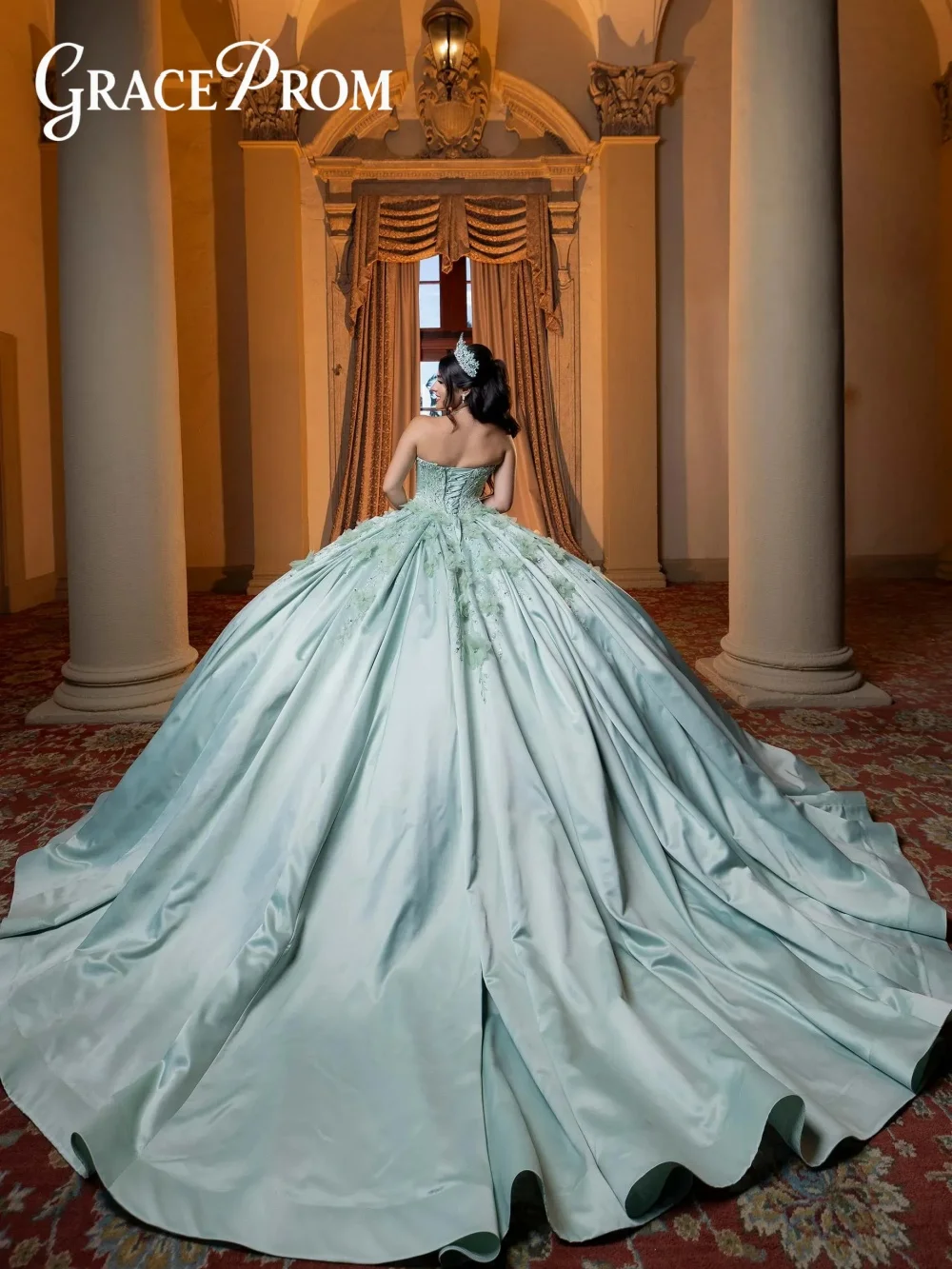 Enchanting Mint Green Appliques Ball Gowns Elegant Satin Quinceanera Dresses For Girls Sweetheart Corset Lace Up Vestidos De