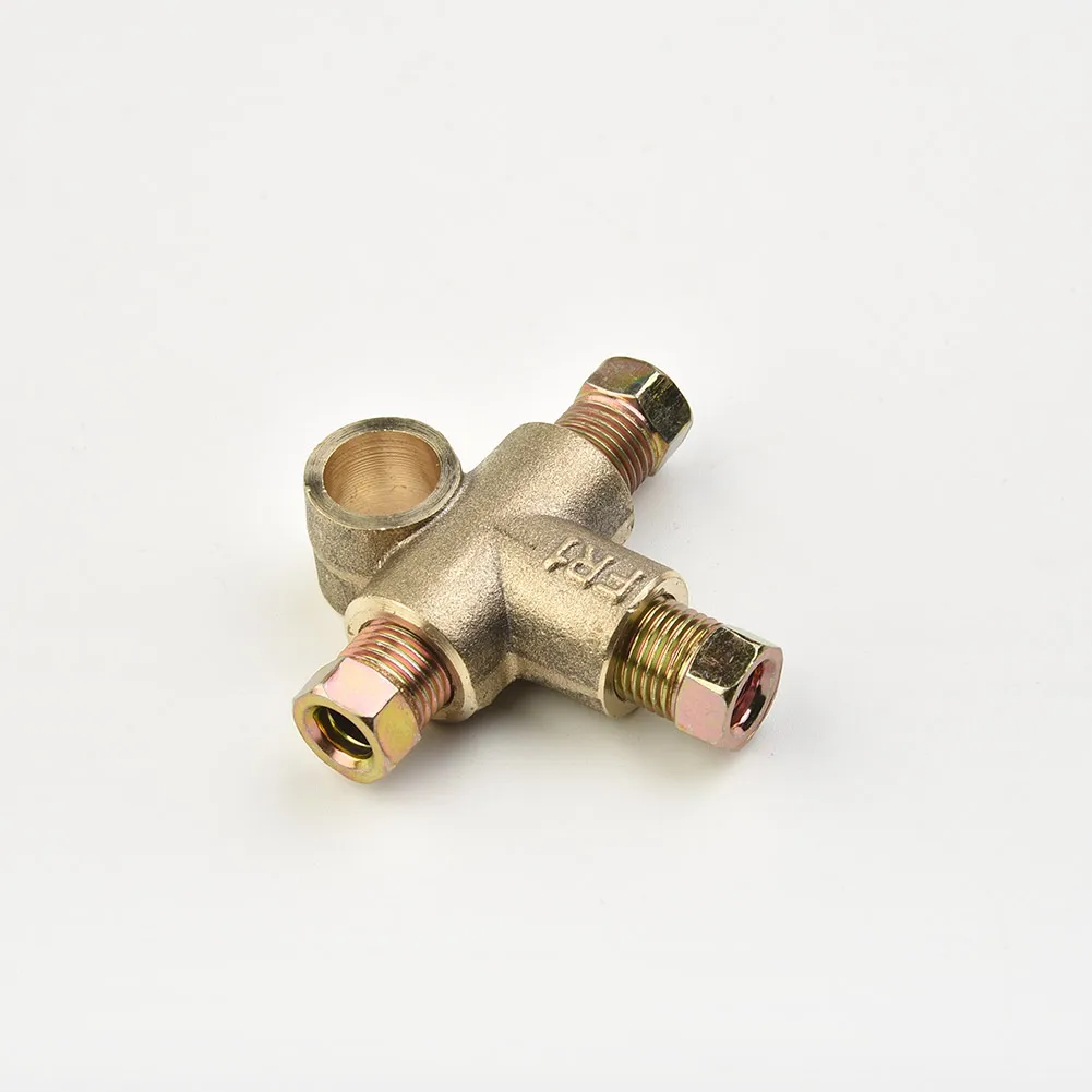 1Pcs Copper 3 Way T Piece Brake Pipe Connector With 3 X M10 Male Short Nut For Car Brake Hoses Car Accessories