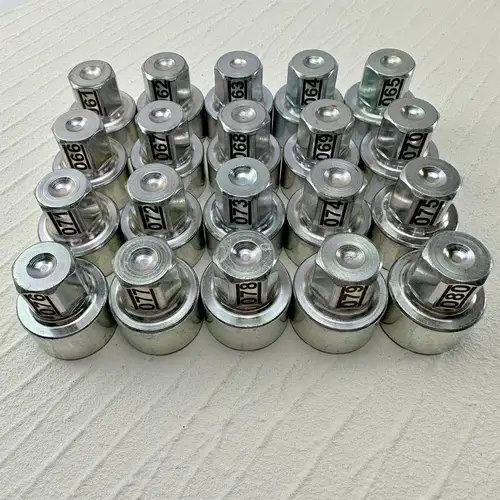 Imagen 2 del producto NO.071-NO.080 para BMW MINI herramienta de bloqueo de perno de rueda resistente de alta calidad 36132453961   Bolt Boss