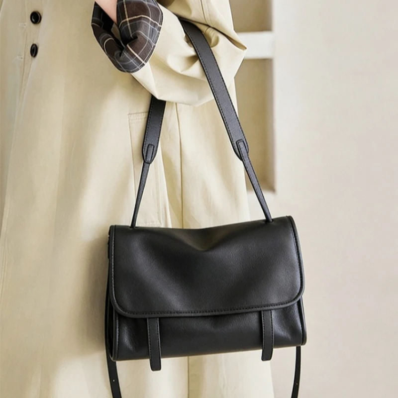 

Women's Soft Shoulder Bag with Convertible Top Grain Leather 2 IN 1 Tote Design Vintage Commuter Work Backpack