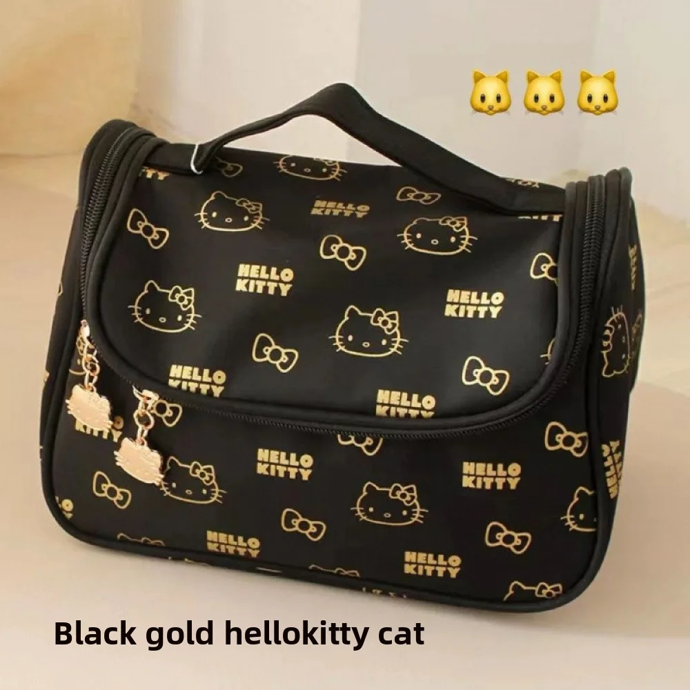 Bolsa de armazenamento portátil e suspensível para cuidados com a pele e maquiagem, bolsa de cosméticos de grande capacidade, bolsa de higiene pessoal portátil à prova d'água Sanrio.