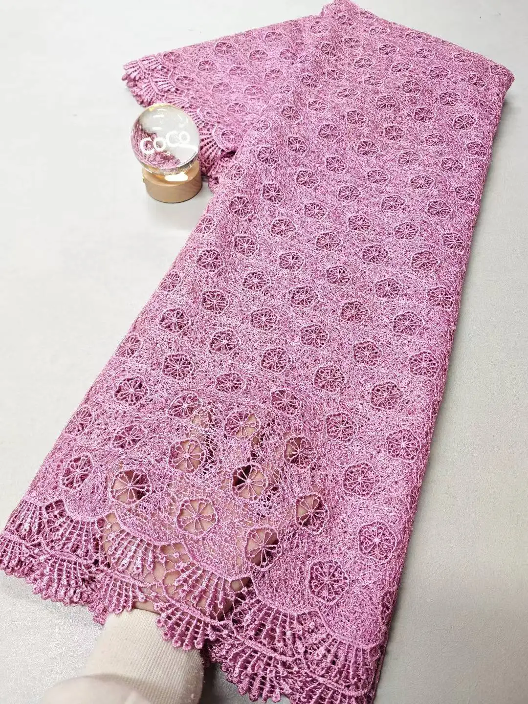 

2025 африканская нигерийская кружевная ткань высокого качества с вышивкой, водорастворимая тюль, свадебное платье, гипюровые блестки, 5 ярдов, XL137