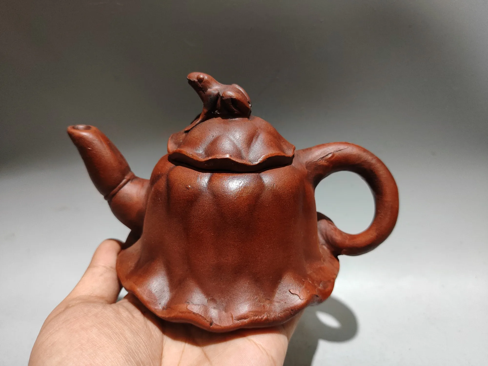 Yixing Purple Clay Teapot Red clay Frog statue cover Lotus Pong Pot Lotus seed pot Kettle Teapot Flagon Tea Maker