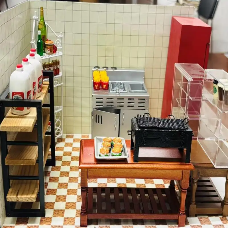 مجموعة محاكاة خزانة المطبخ لبيت الدمى مع حامل طهي فرنسي مصغر قابل للتكديس