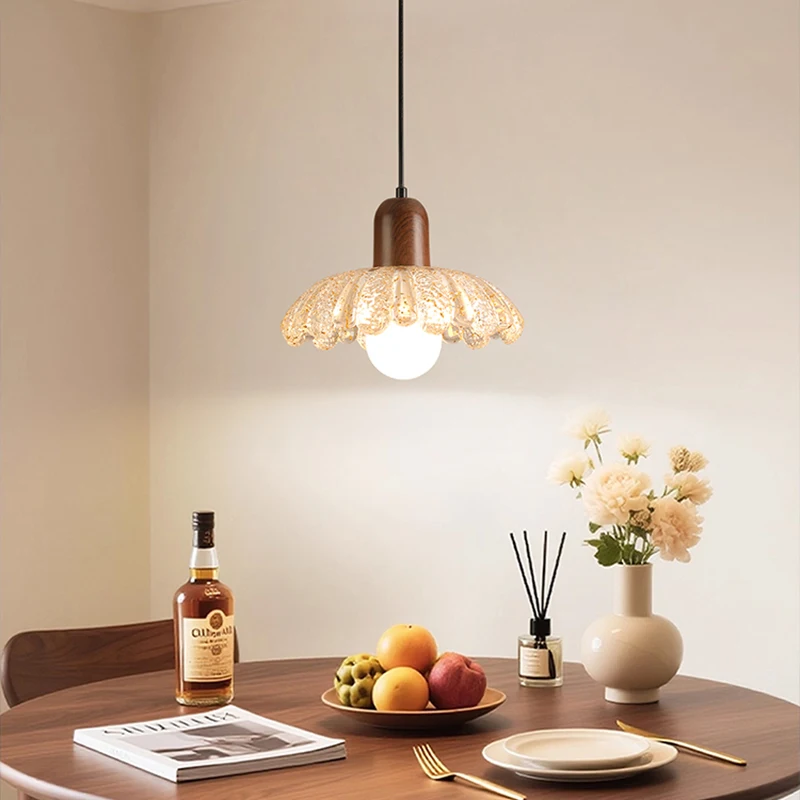 lampadario-in-stile-vintage-francese-con-petali-in-foglia-d'oro-lampada-a-sospensione-a-tre-luci-per-sala-da-pranzo-elegante-e-sofisticata