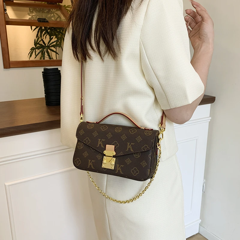 

Vintage Fashion Large Capacity Tote Bag For Women Elegant Minimalist Design With Solid Color And Luxury