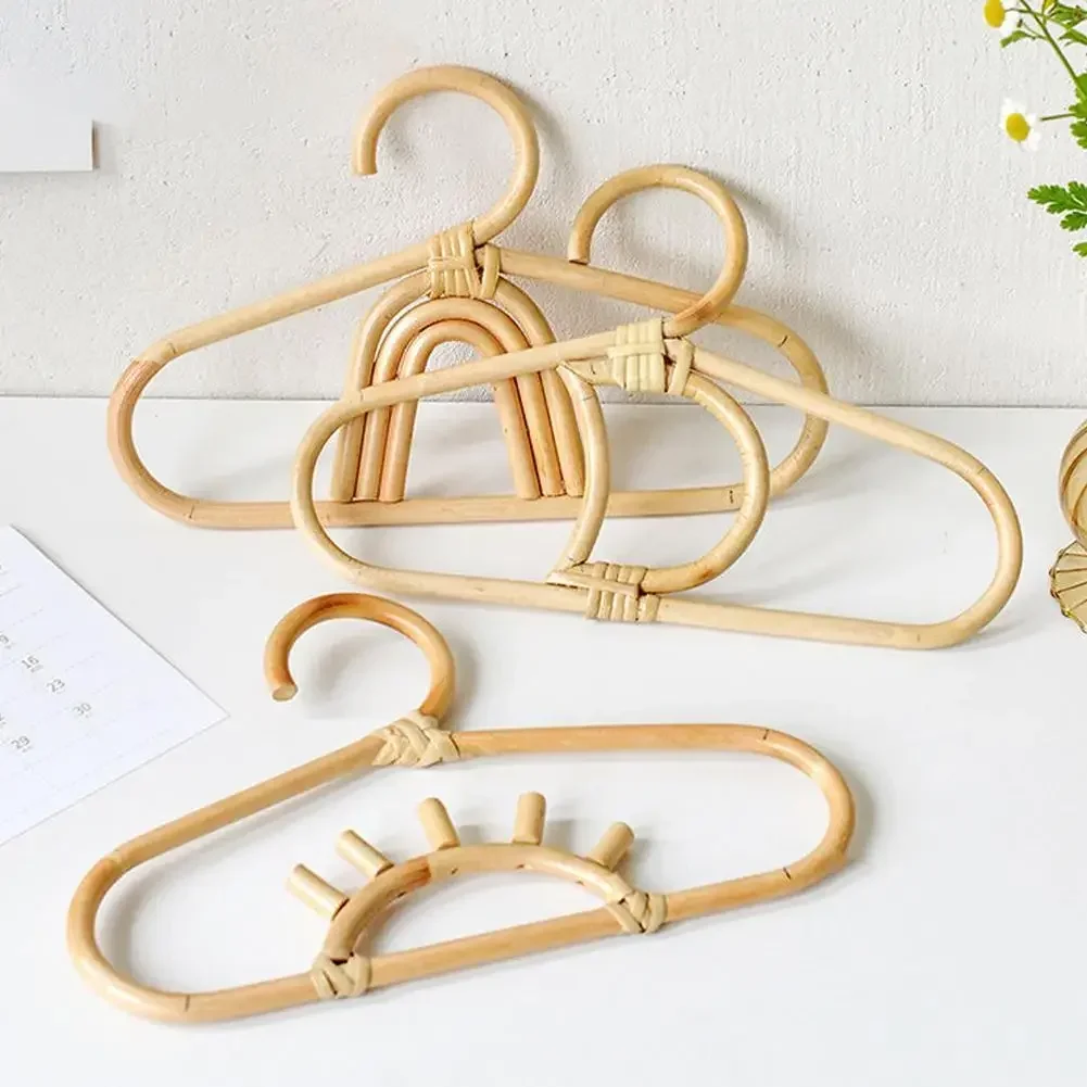 Kids Rattan Hanger Rainbow Moon Shape Garments Hanger Hat Wall Hooks Room Kids Drying Rack Organizer Hook Children\'s Hangers